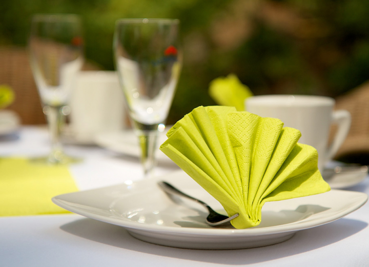 Bild Gastronomie gedeckter Tisch